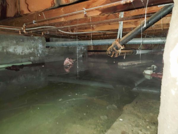 Crawlspace Water Restoration in Menomonee Falls